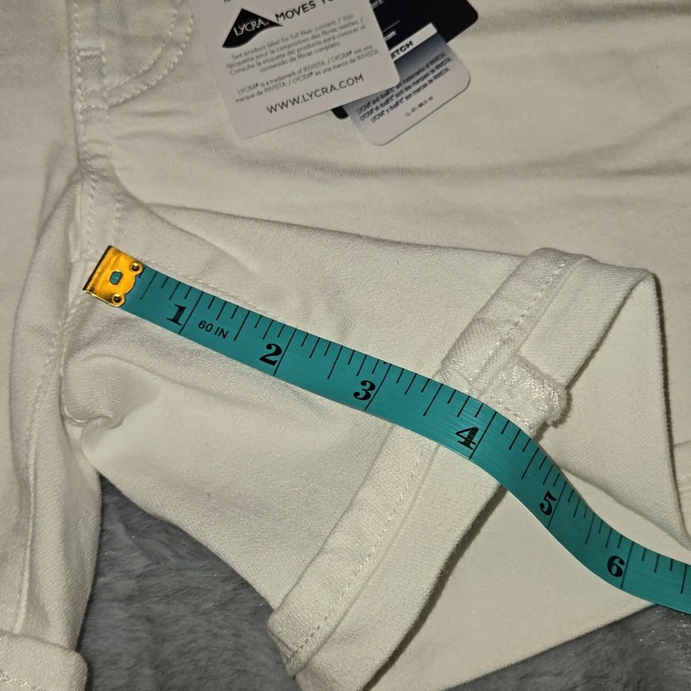 American Eagle Outfitters White Midi Twill Shorts, Womens 6, New With Tags
